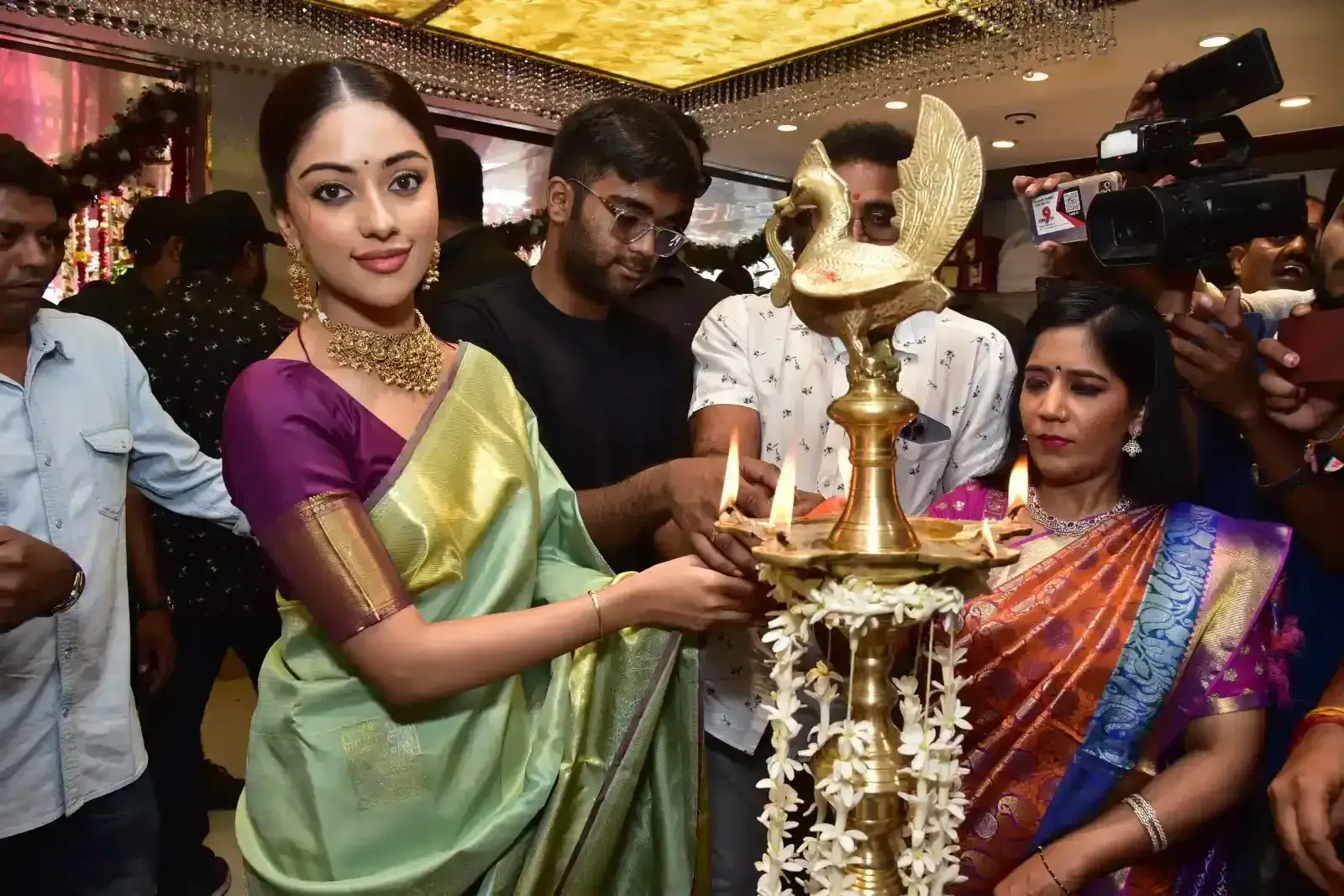 Anu Emmanuel Launches Chandana Brothers Shopping Mall